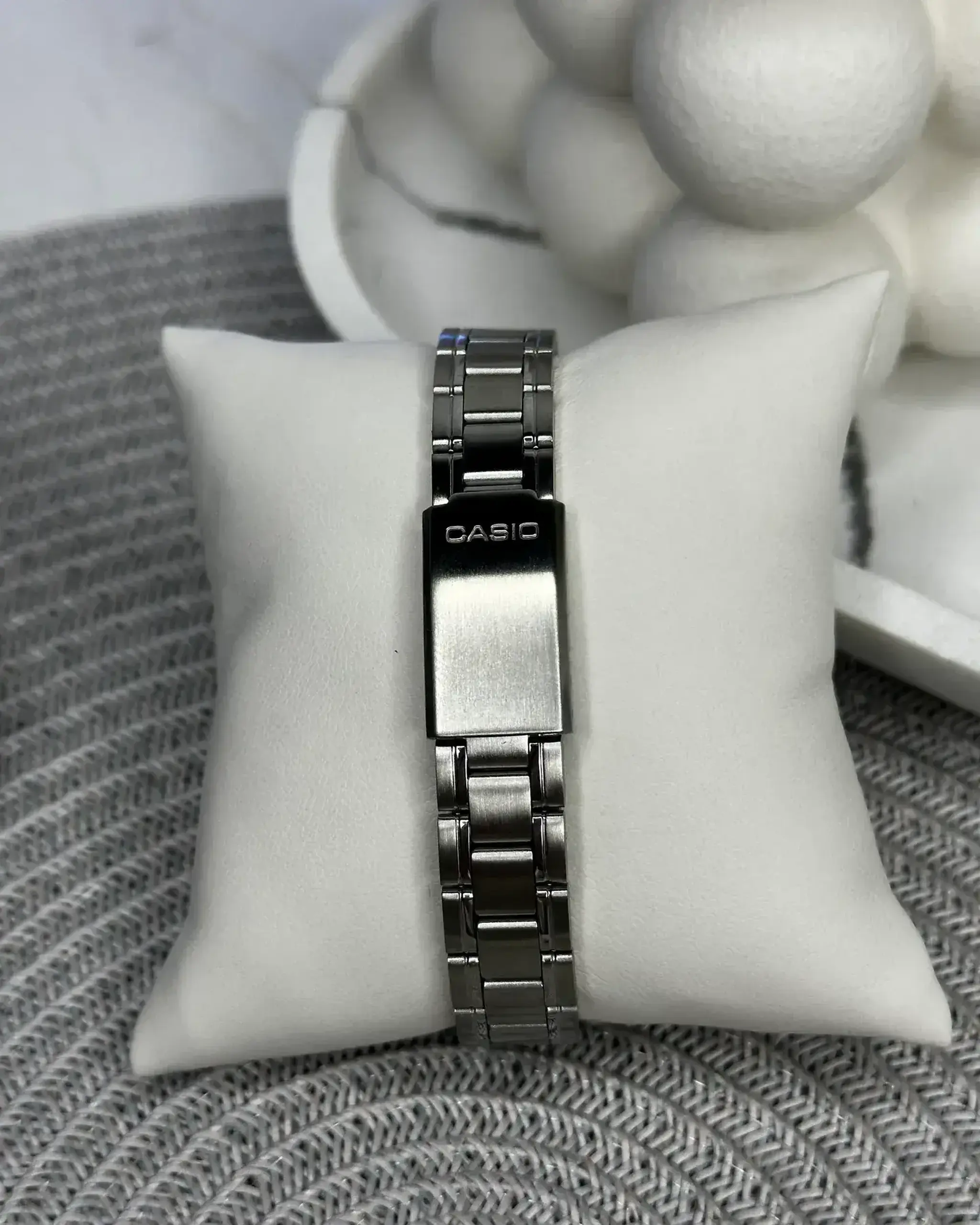 Casio LTP-V005D-2BUDF - Alb 31 × 22 × 7.5 mm