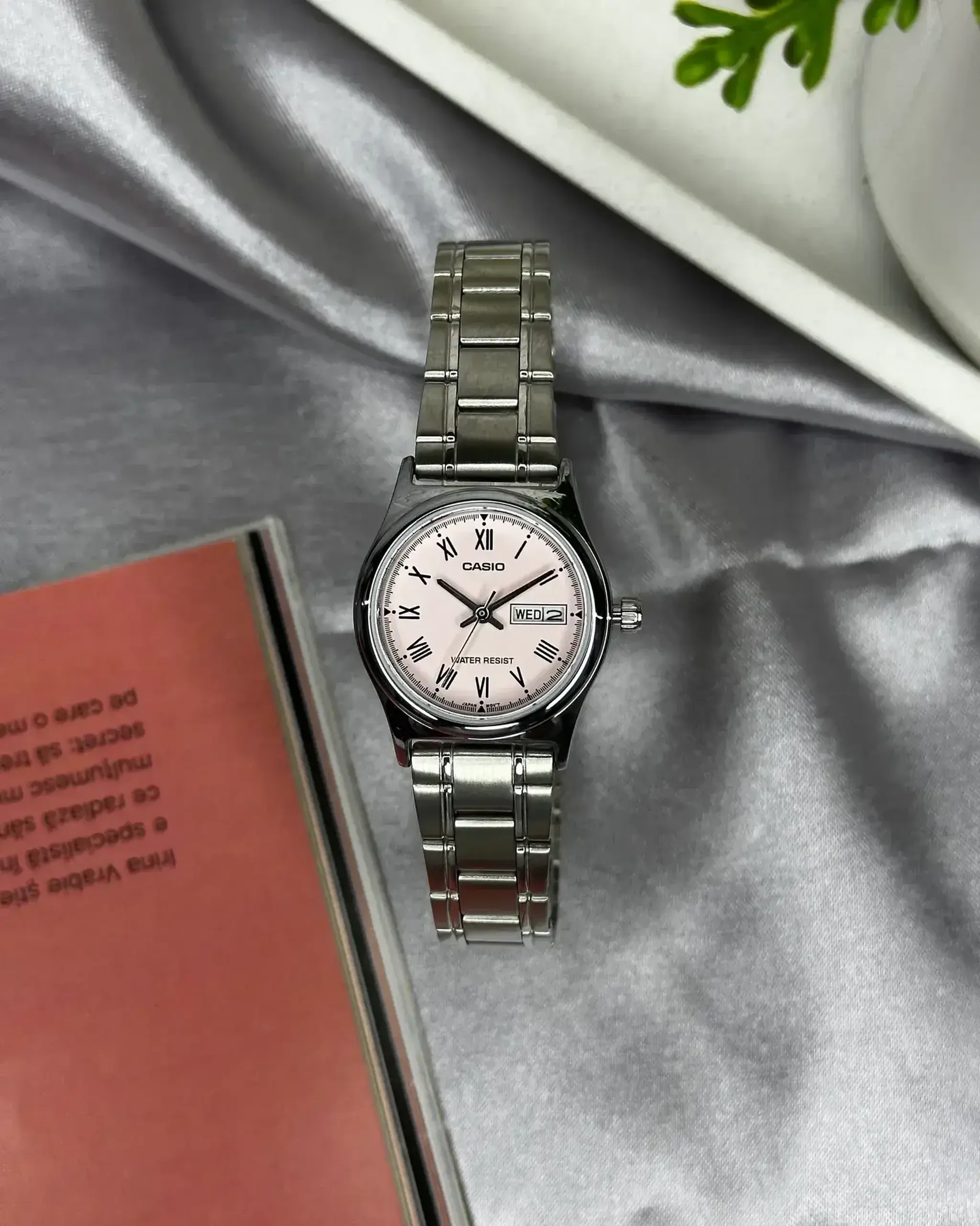 Casio LTP-V005D-2BUDF - Roz 30.4 × 25 × 9.2 mm