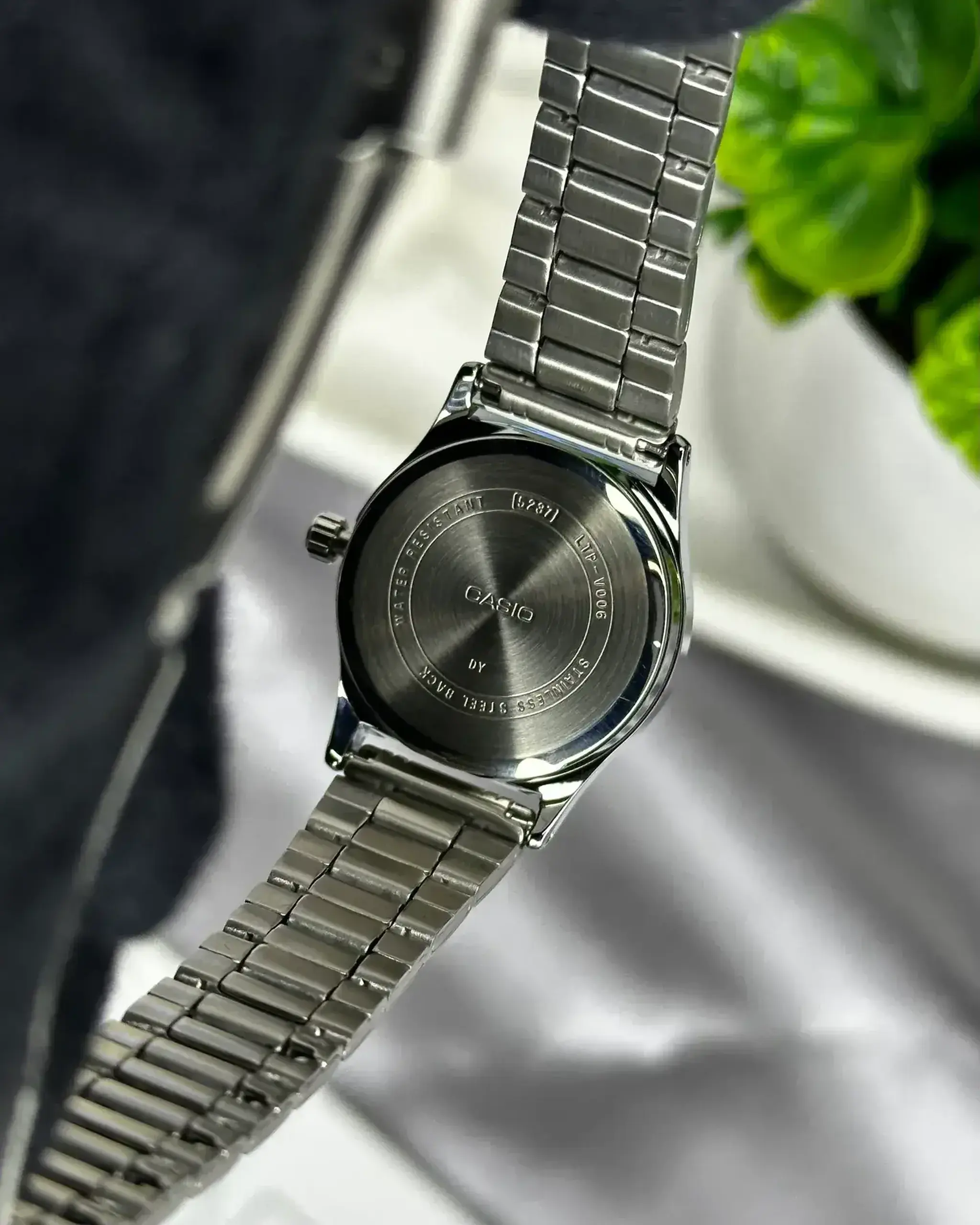 Casio LTP-V005D-2BUDF - Alb 30.4 × 25 × 9.2 mm