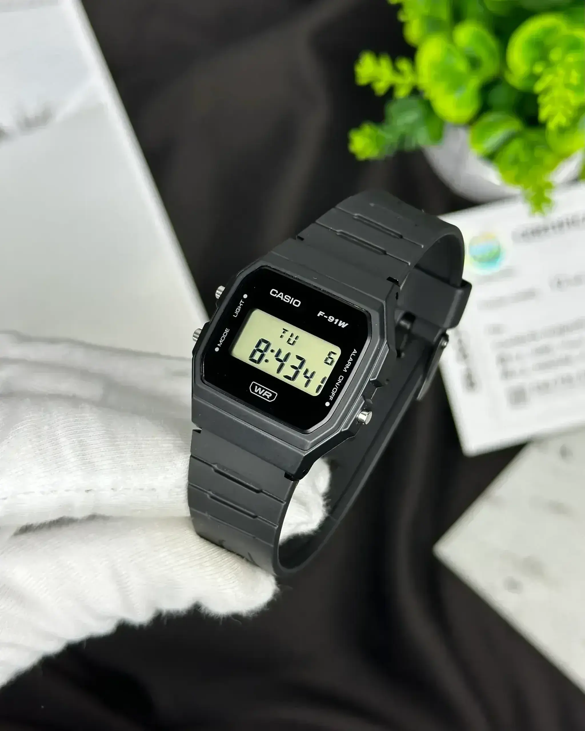 Casio F-91WB-8ADF - Culoare cadran Negru