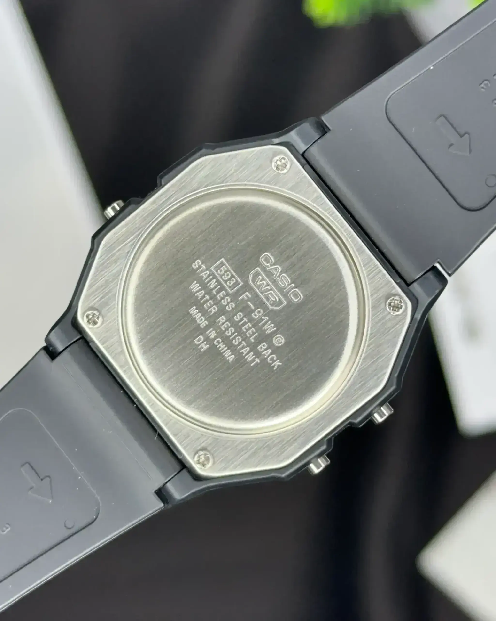 Casio F-91WB-8ADF - Culoare cadran Negru