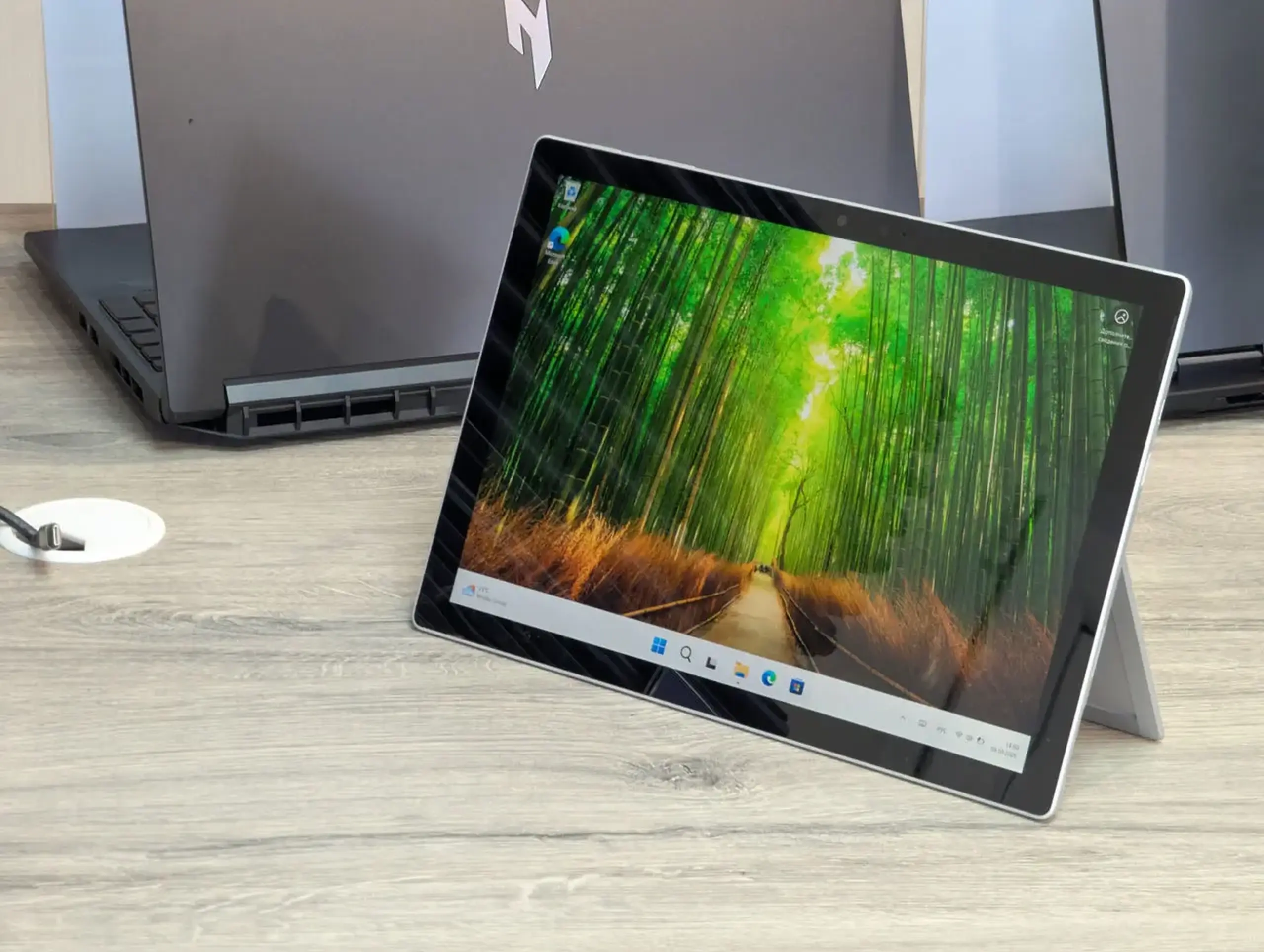 Microsoft Surface Pro 7 | i7-1065G7 | 16GB Ram | 512GB | 12.3" Touch