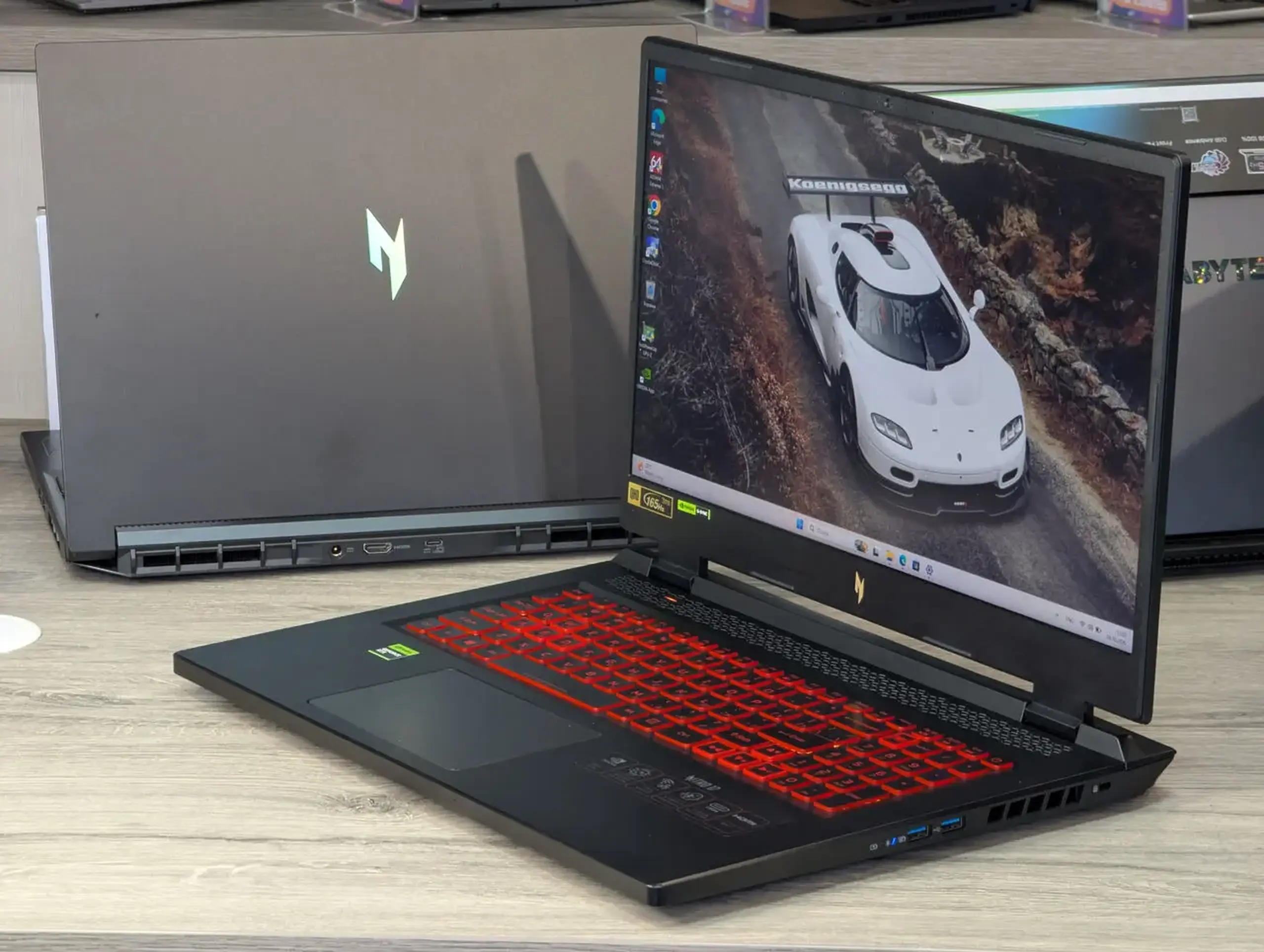 Acer Nitro 17 AN17-42 | Ryzen 7 8745HS | 32GB Ram | 1TB | RTX 4070 8GB | 17.3"