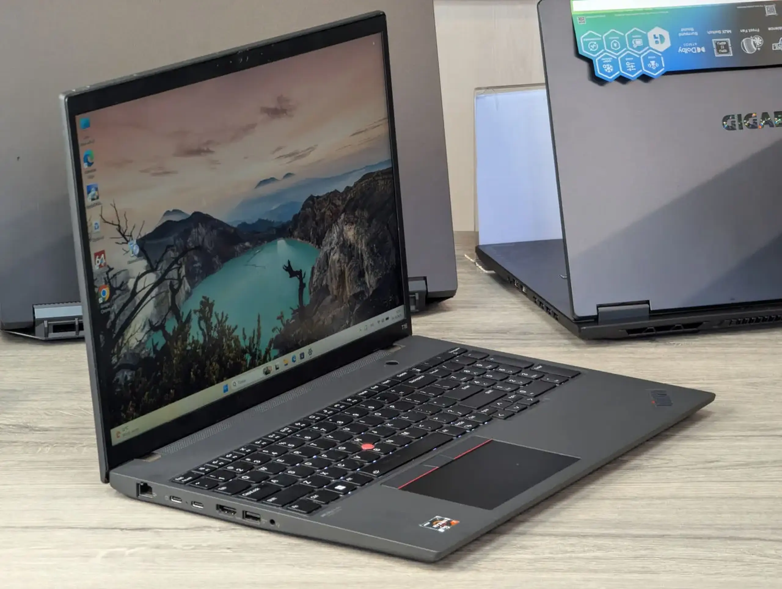 Lenovo ThinkPad T16 Gen 1 | Ryzen 7 PRO 6850U | 16GB Ram | 256GB | 16"