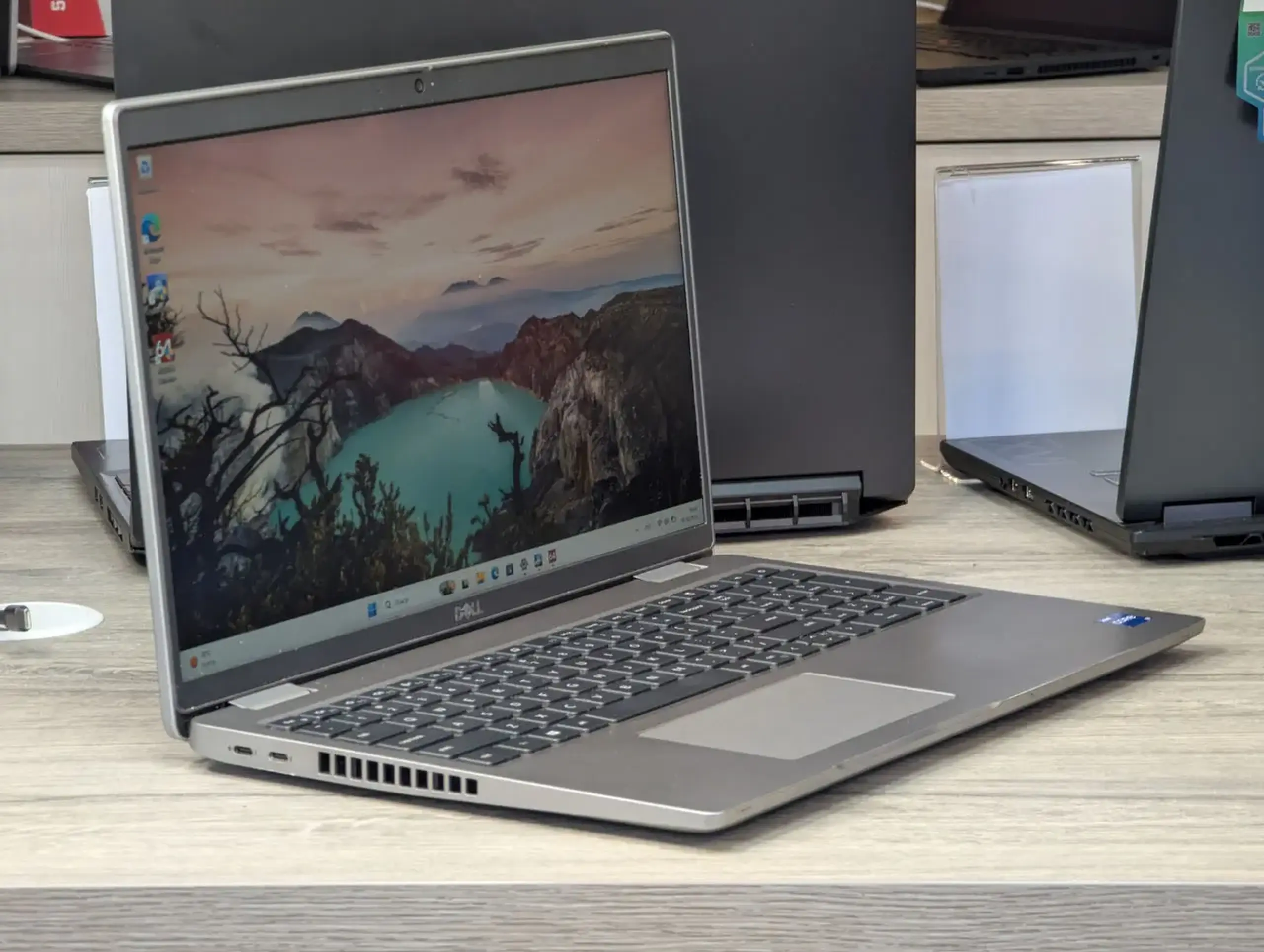 Dell Latitude 5520 | i7-1165G7 | 16GB Ram | 256GB | 15.6"