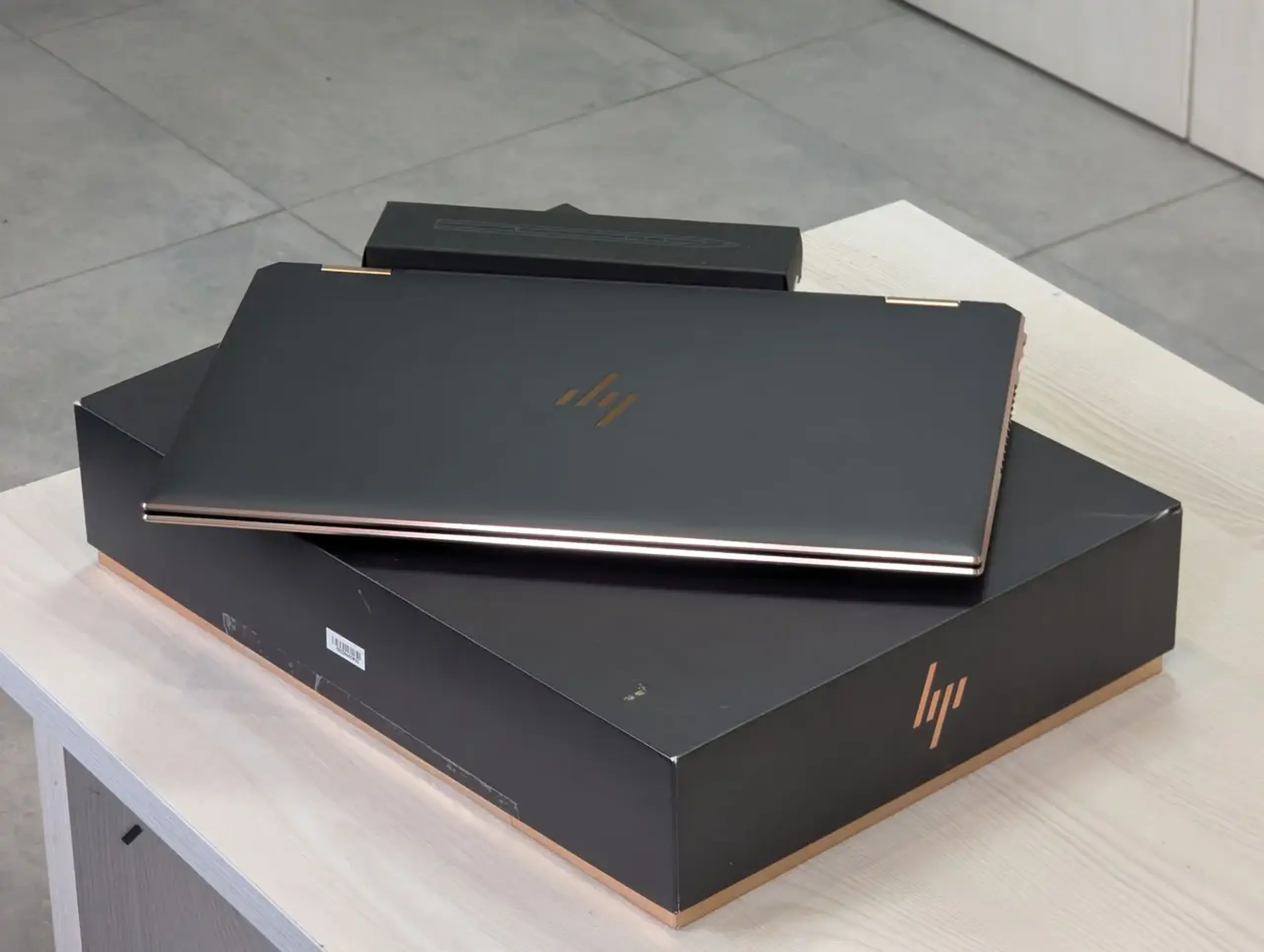 Nou! HP Spectre x360 | i7-10750H | 16GB | 512GB SSD | GTX 1650 Ti 4GB | 15.6" 4K Touch