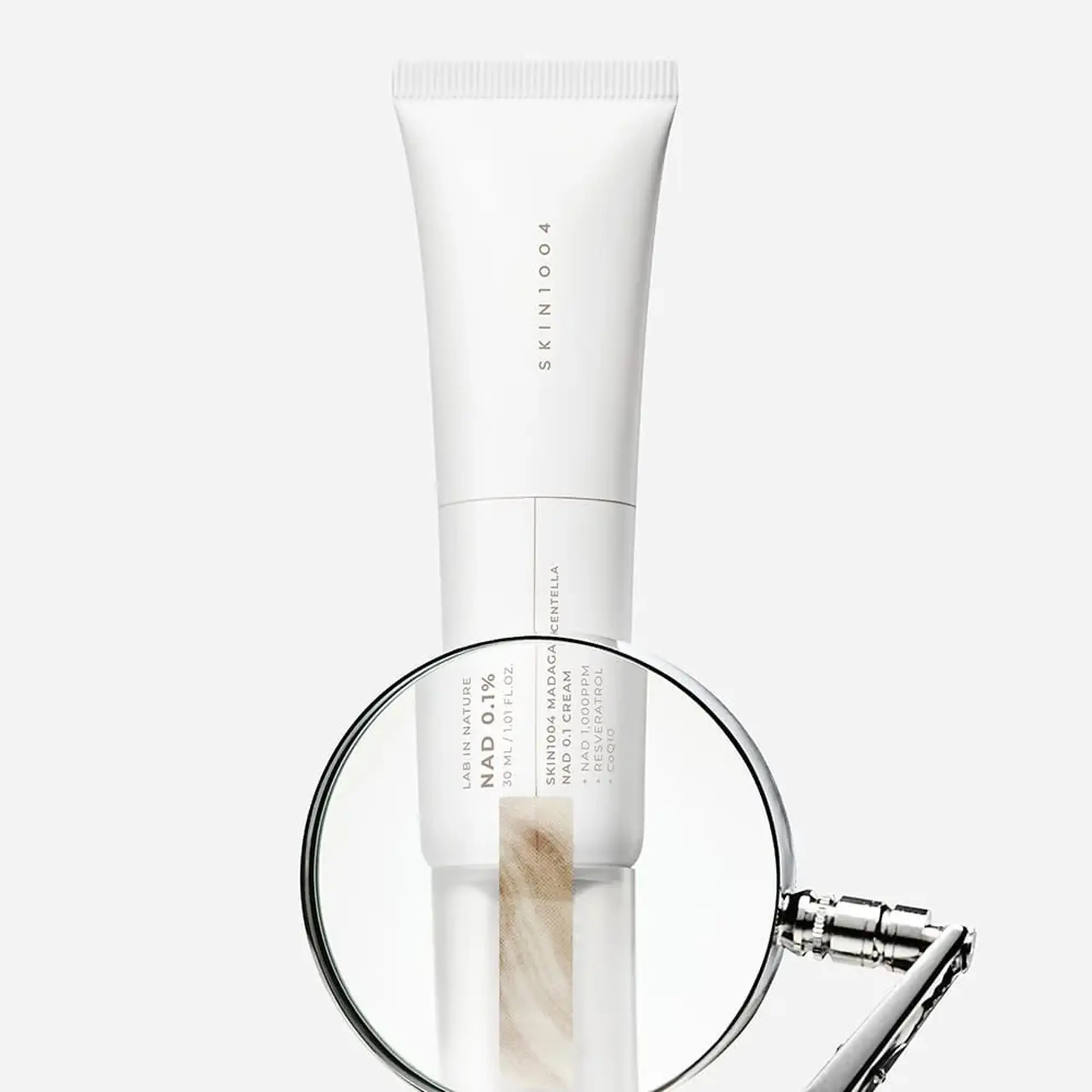 Cremă anti-age cu 0,1% NAD pentru fermitate și regenerare SKIN1004 Madagascar Centella NAD 0.1 Cream 30 ml