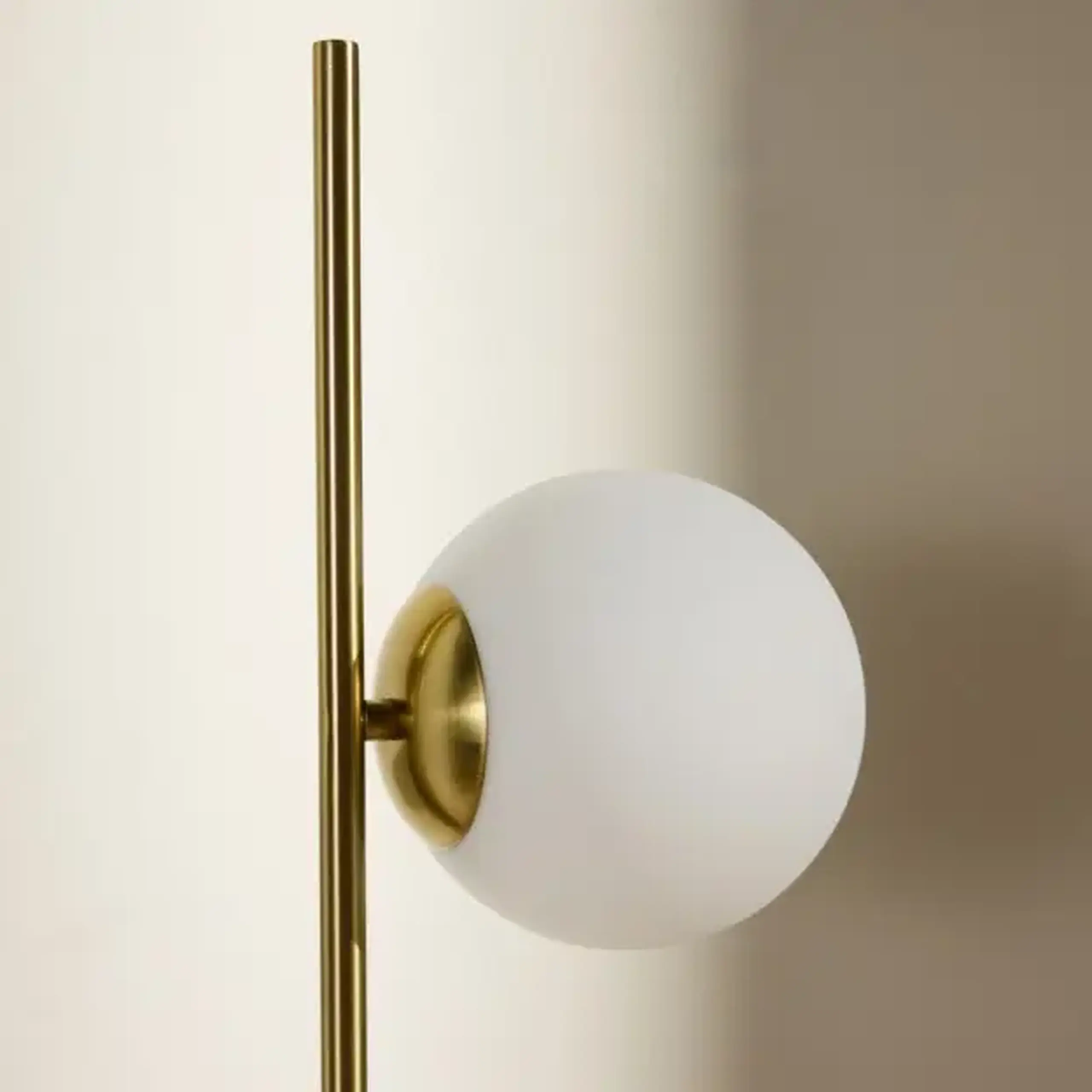 LAMPADAR MINA