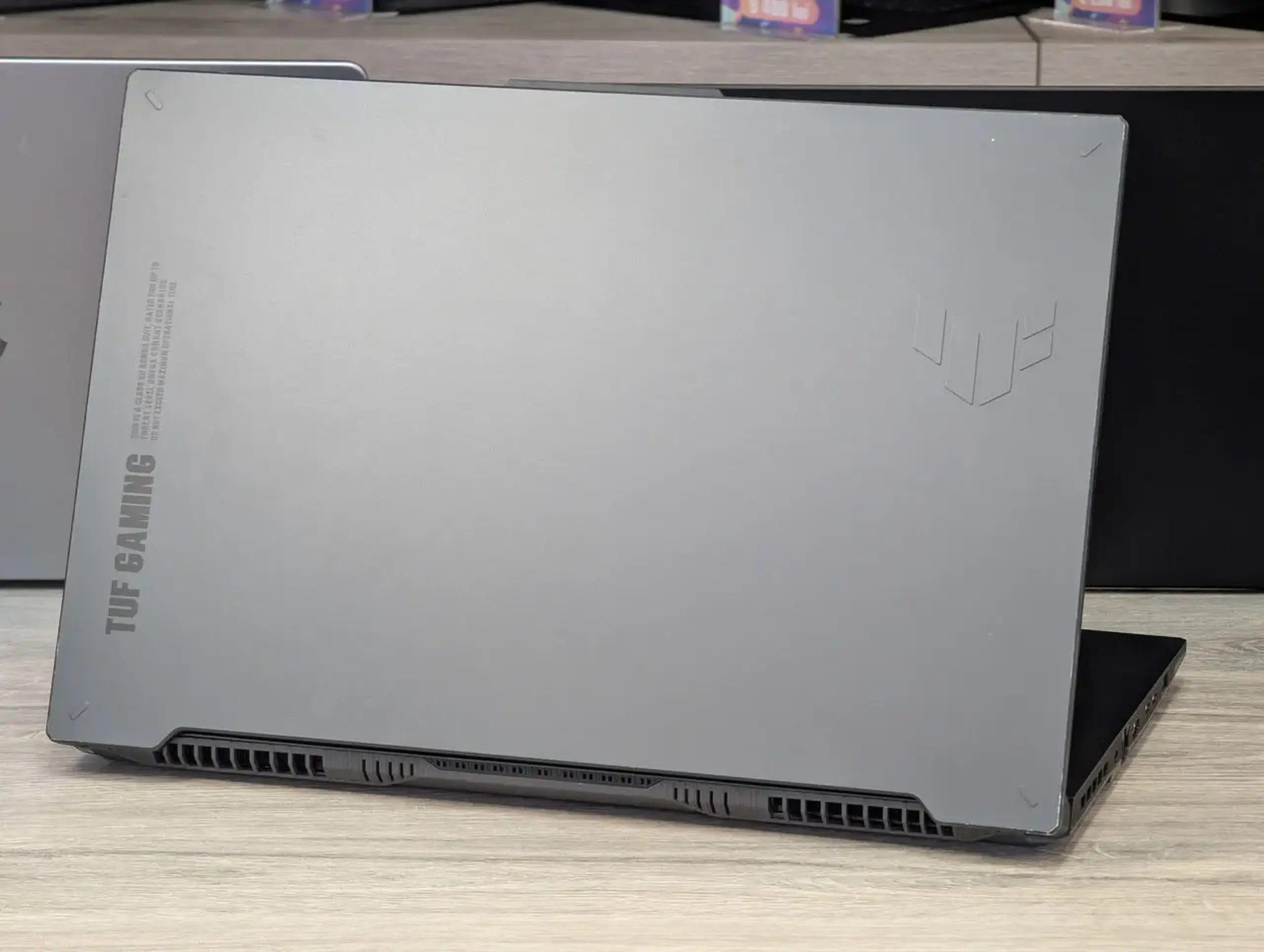 ASUS TUF Gaming A17 | Ryzen 5 6600HS | 16GB Ram | 512GB SSD SK hynix | RTX 4050 | 17.3"
