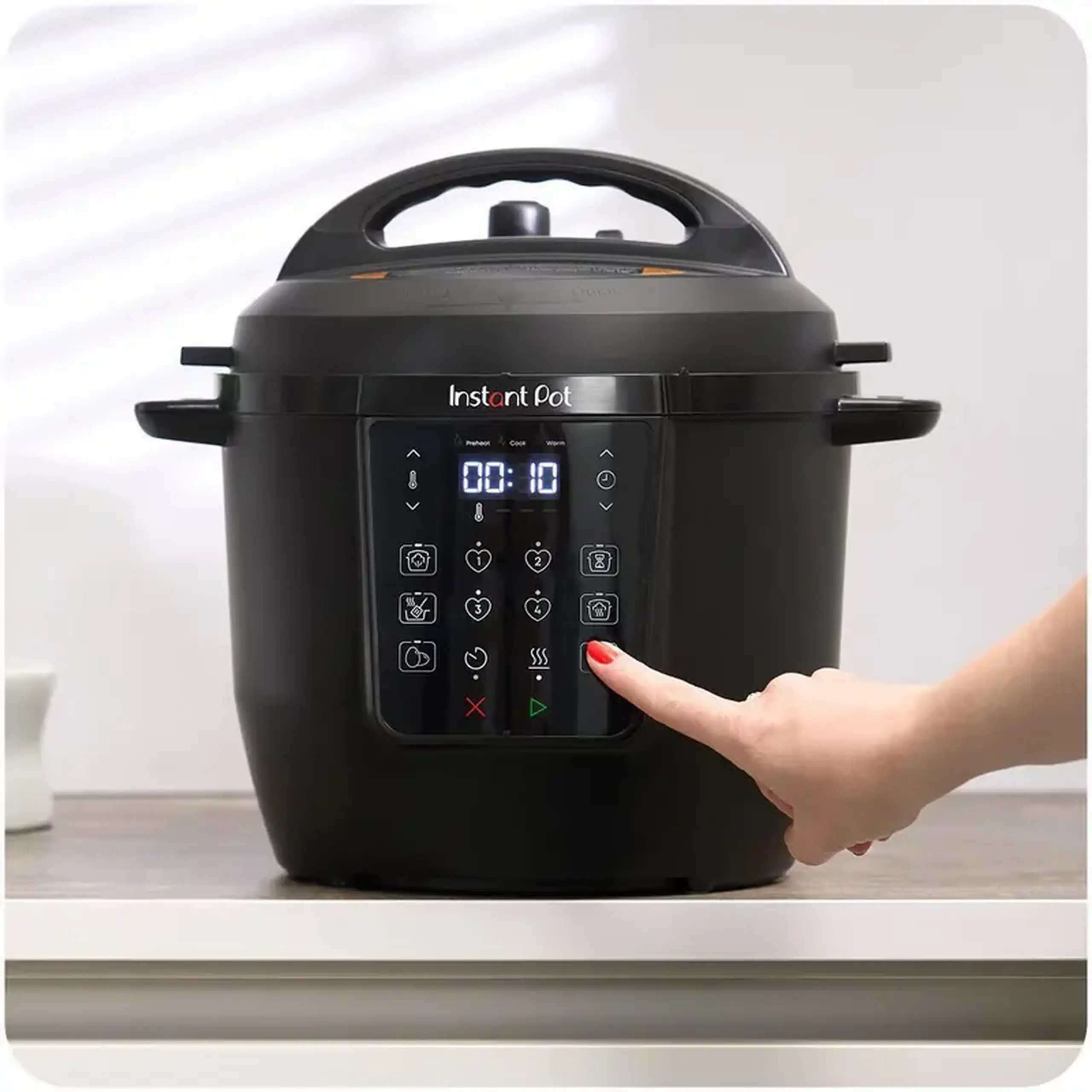 Aparat de gătit multifuncțional sub presiune Instant Pot Classic 6QT, Negru