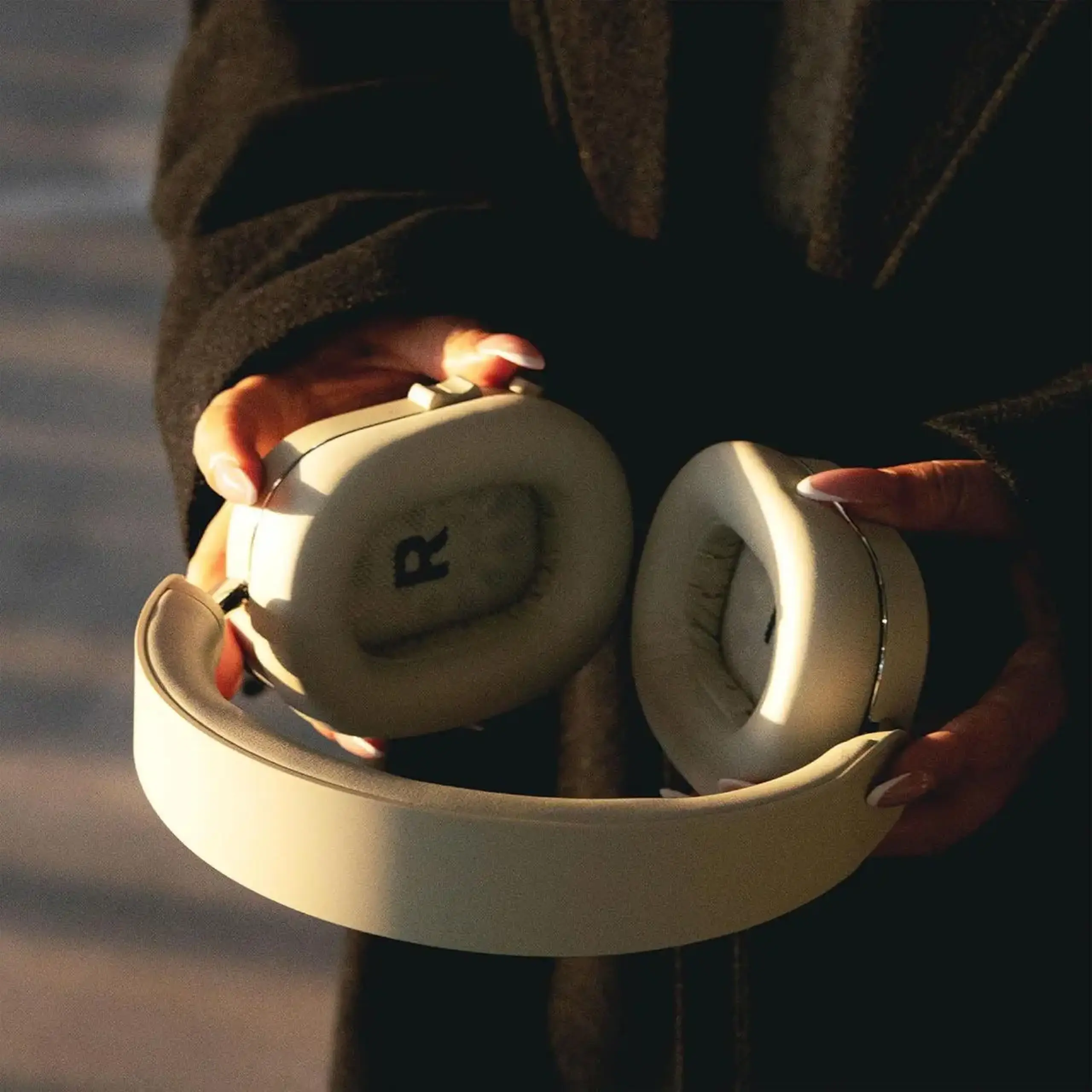 Căști fără fir Mondo by Defunc Headphone Over-Ear Greige
