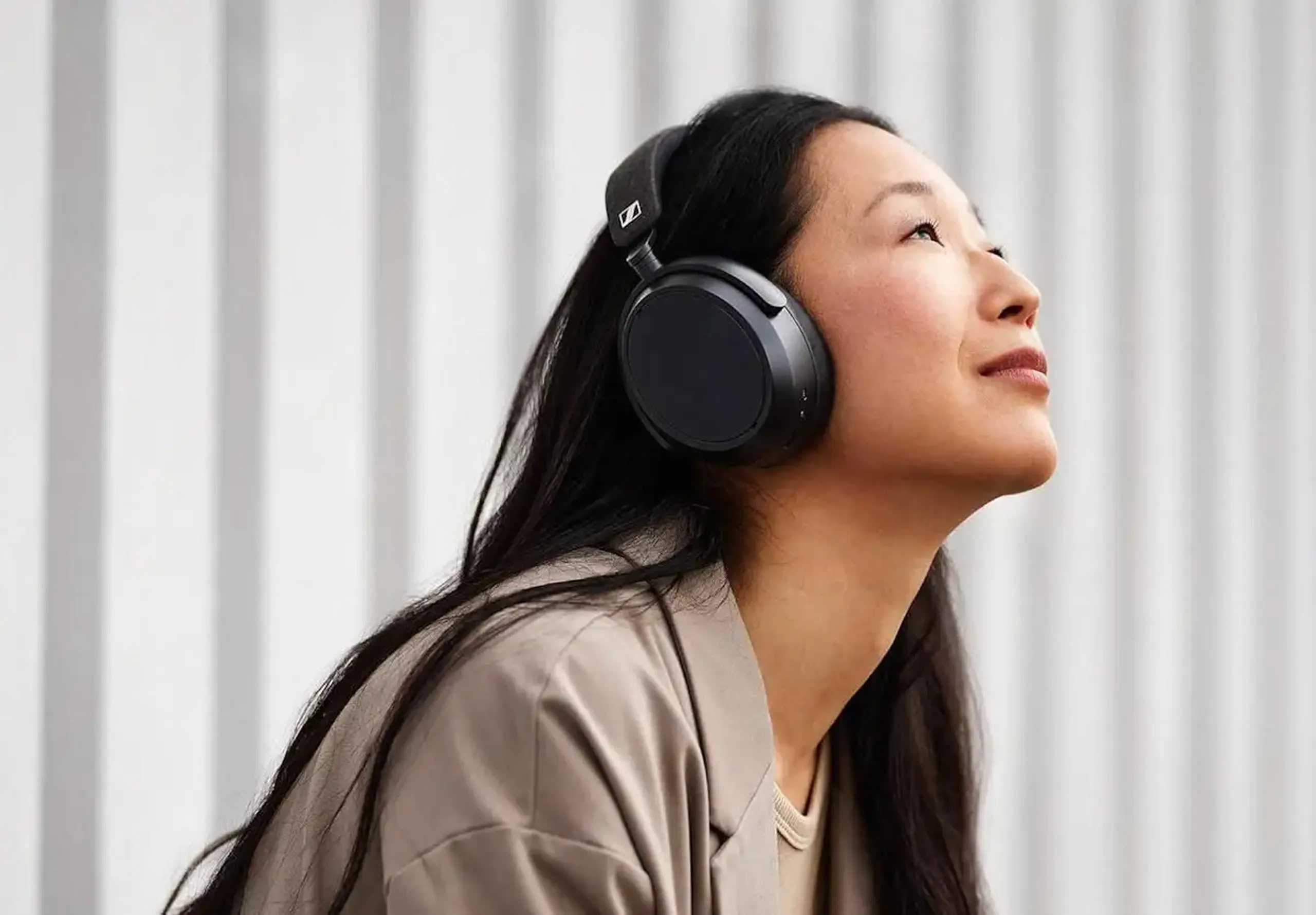 Căști fără fir Sennheiser M4AEBT Momentum 4 Wireless Black