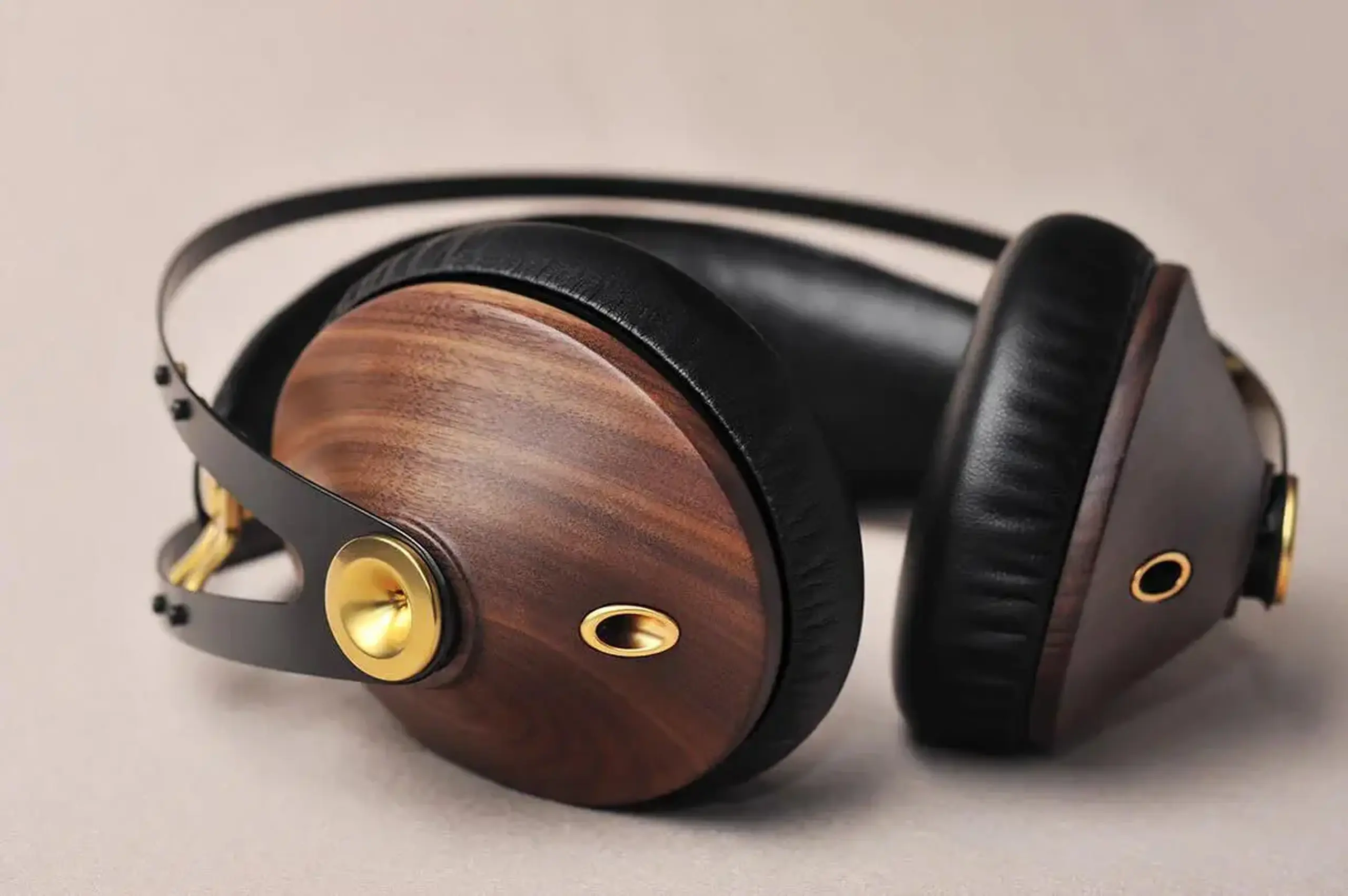Căști cu fir Meze 99 Classic Walnut Gold Wood