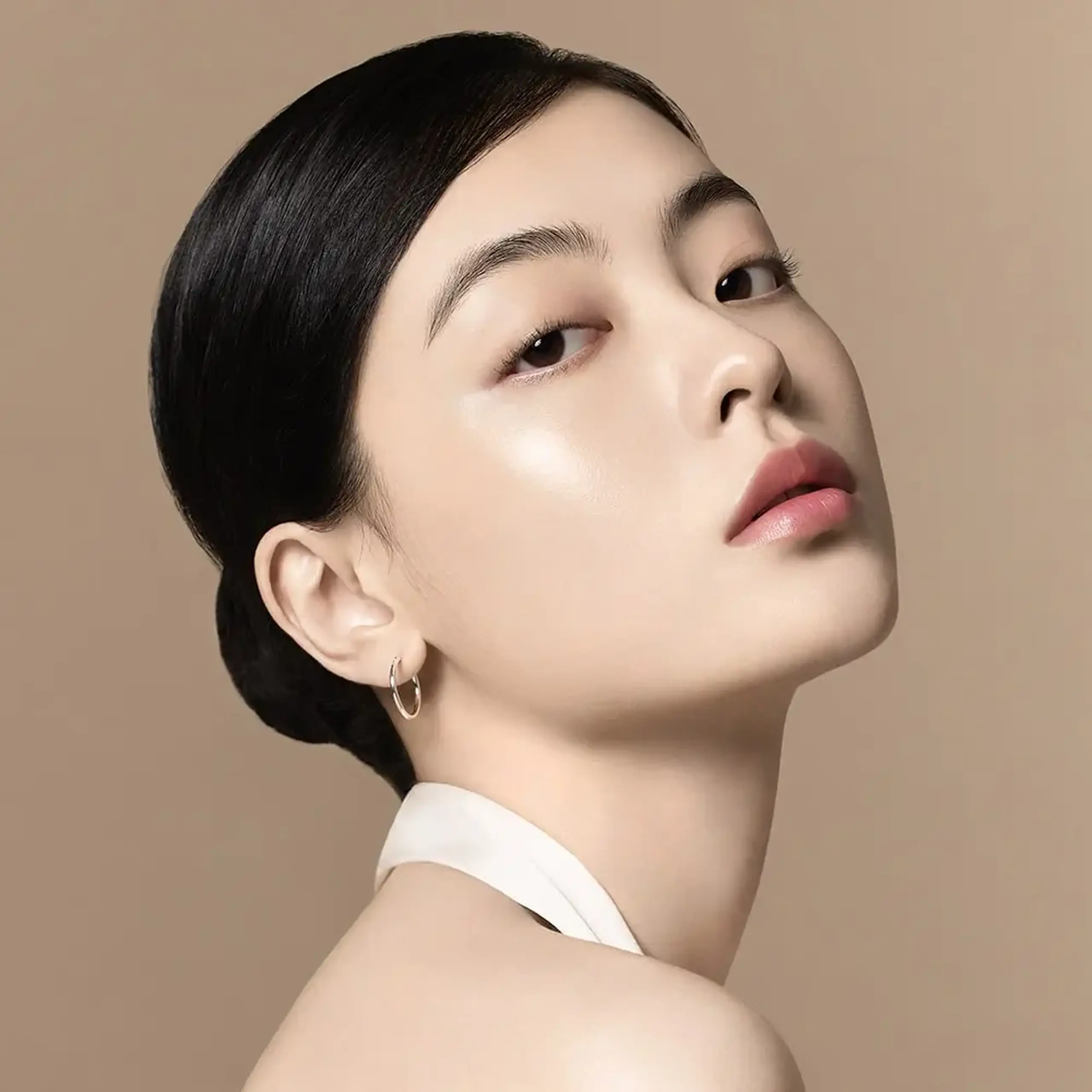 Pudră transparentă cu efect strălucitor Espoir Pro Tailor Be Glow Sheer Powder #2008