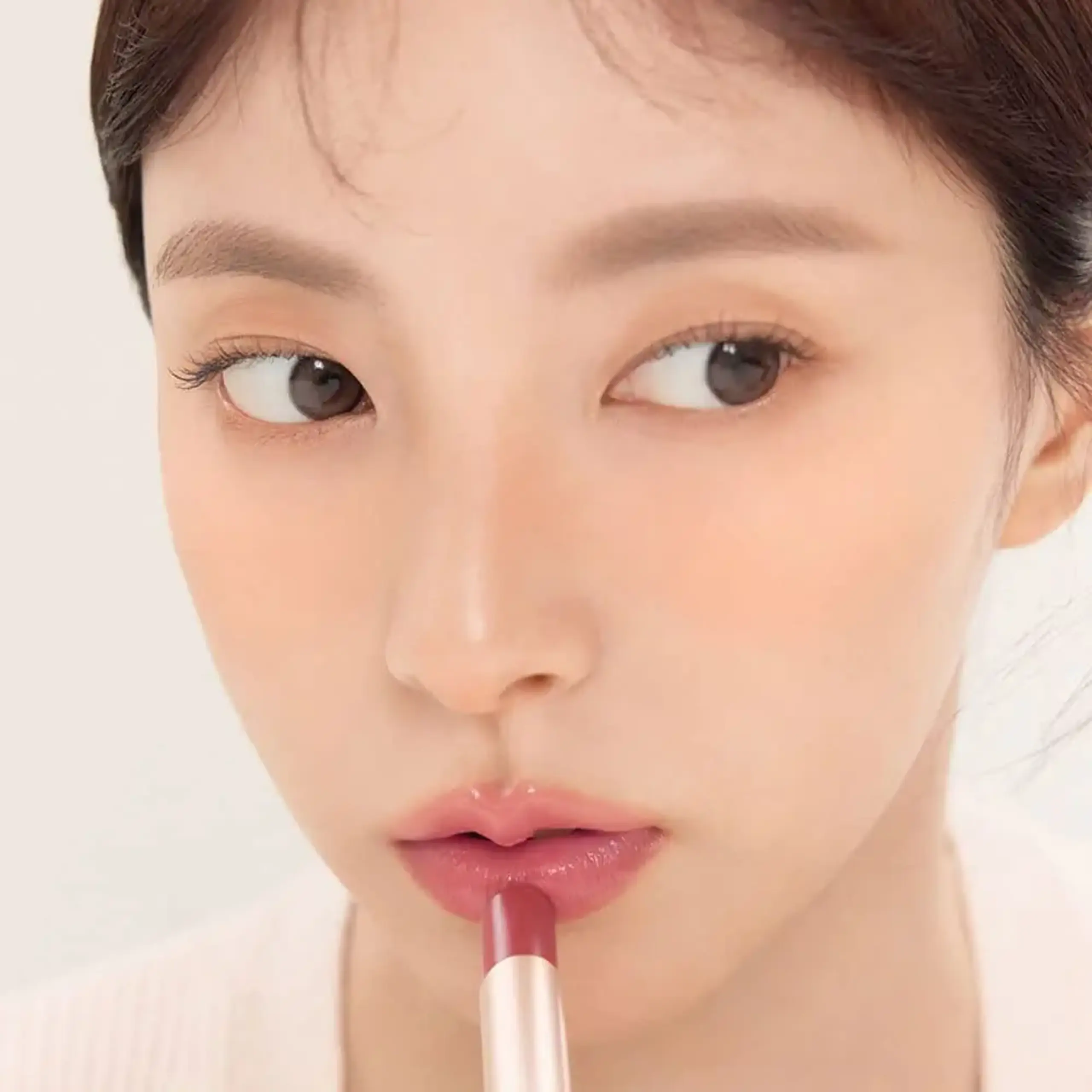 Ruj hidratant cu textură glossy BBIA Ready To Wear Water Lipstick 02 Wet Rose #3258