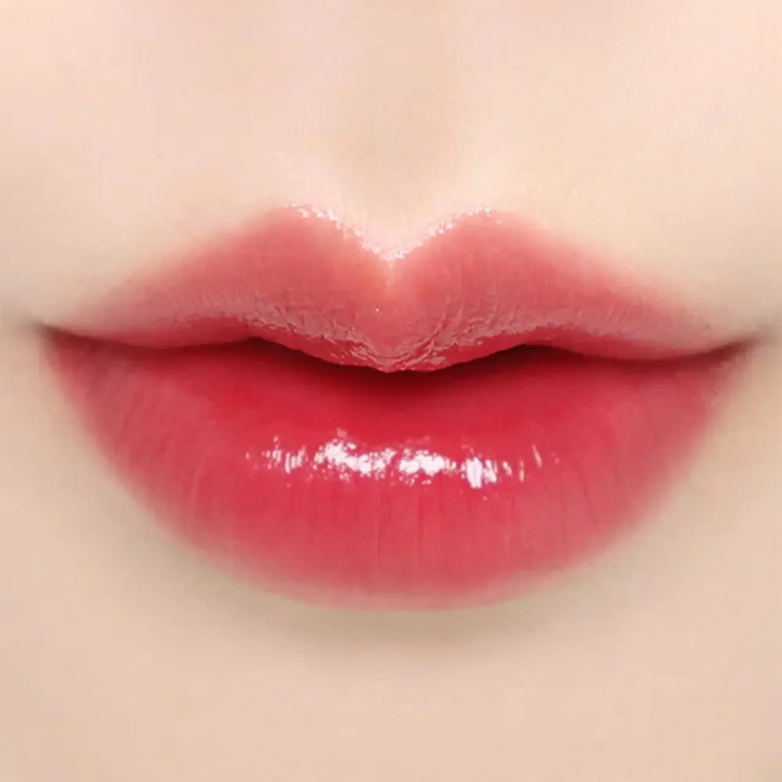 Ruj hidratant cu textură glossy BBIA Ready To Wear Water Lipstick 03 Wet Camellia #3265