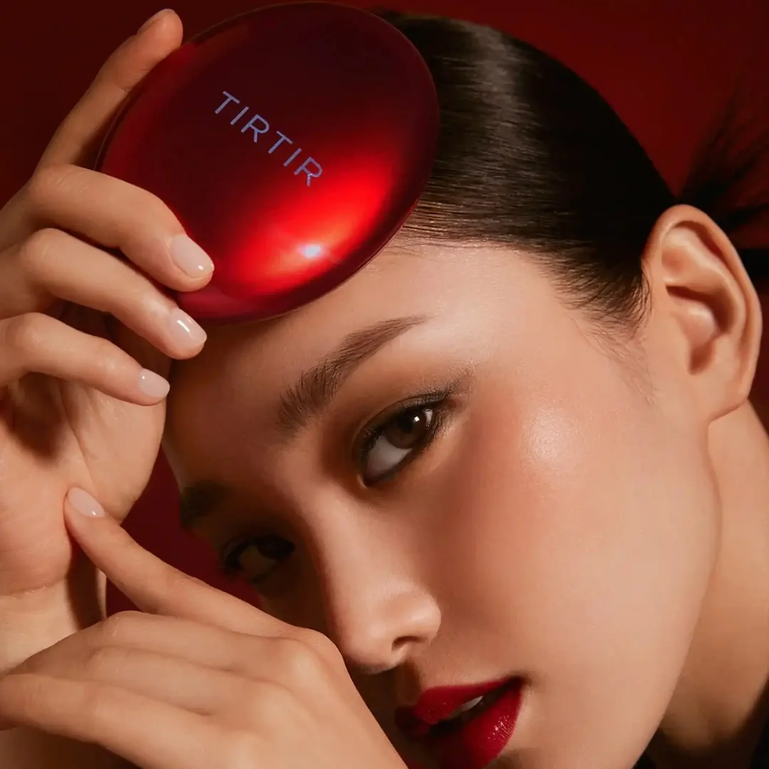 Cushion rezistent cu un finisaj semi-mat TIRTIR Mask Fit Red Cushion 33N Macchiato 1 18g