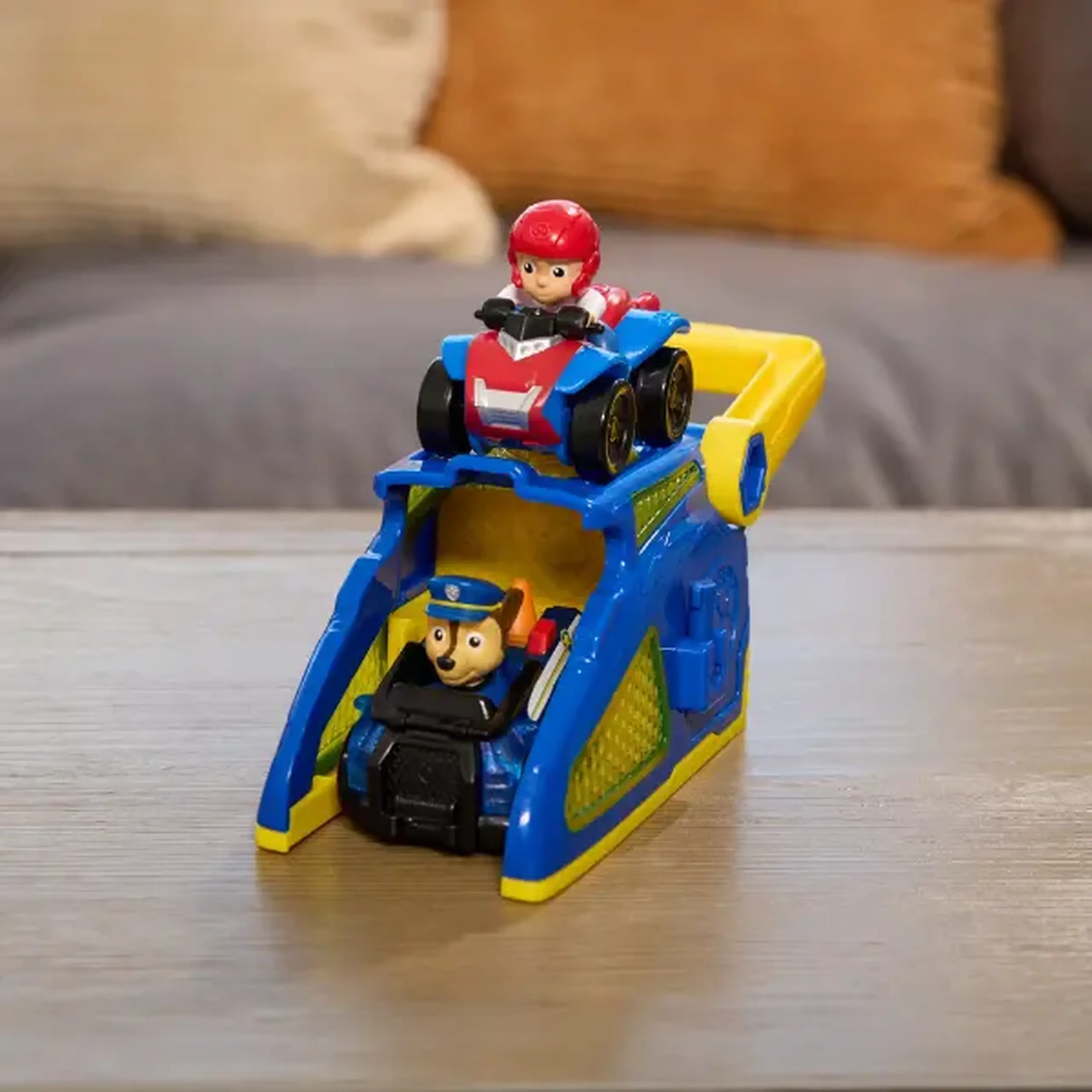 Set de joacă „Patrula Cățelușilor” Chase cu lansator și 2 mașinuțe