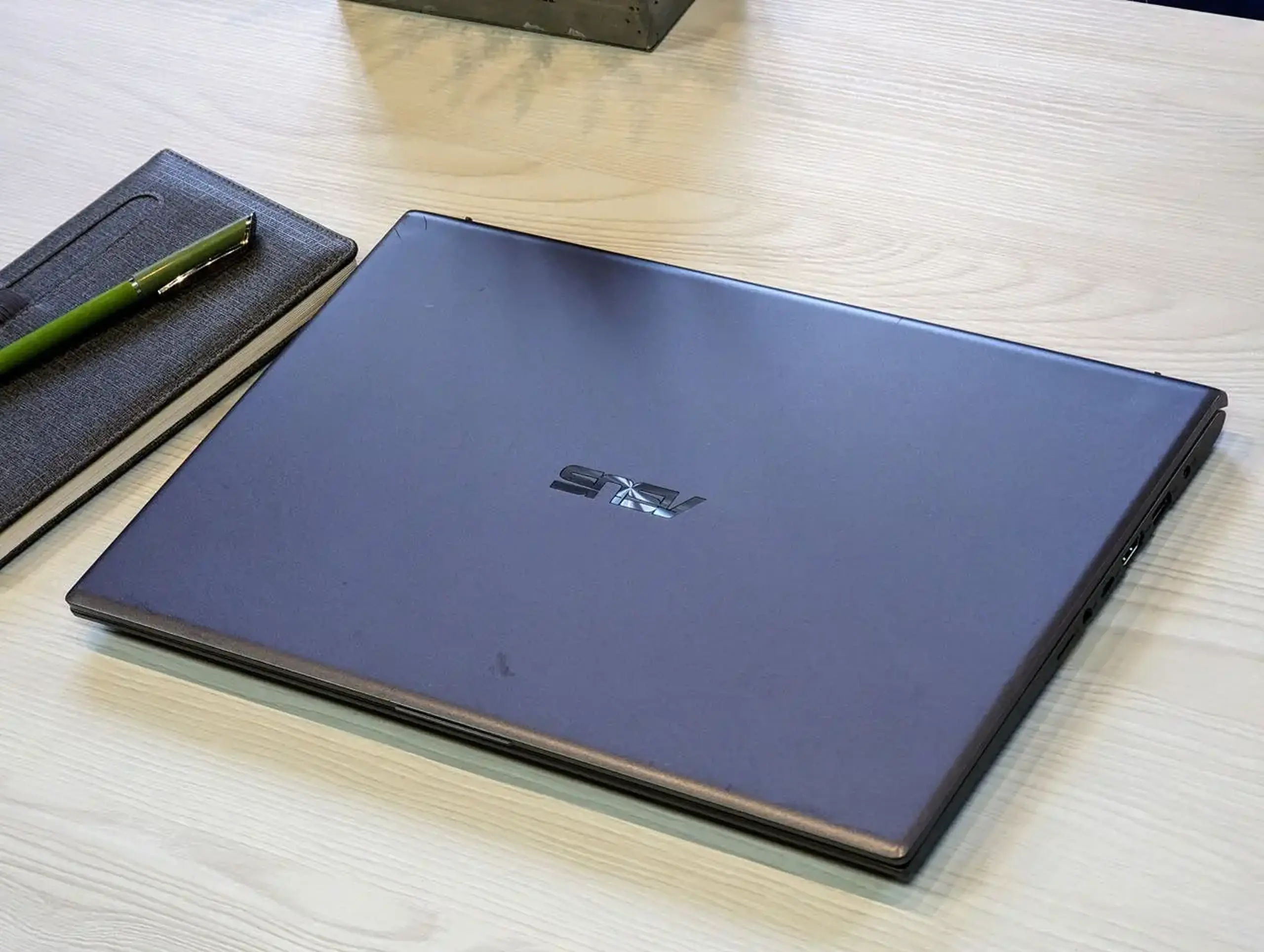 ASUS Vivobook 15 M1502Q | Ryzen 7 5800HS | 16GB | SSD 512GB | 15,6″ Full HD TN