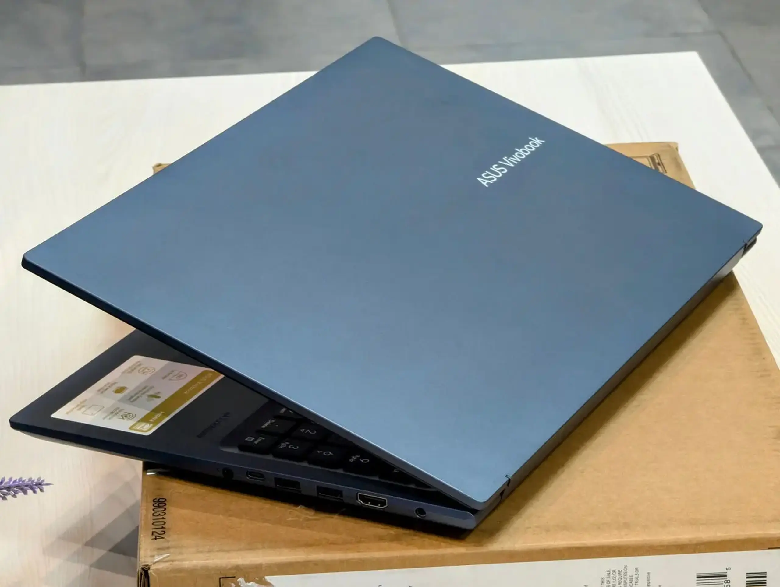 ASUS Vivobook 16 M1605X | Ryzen 9 7940HS | 16GB RAM | 1TB SSD | Radeon 780M | 16″