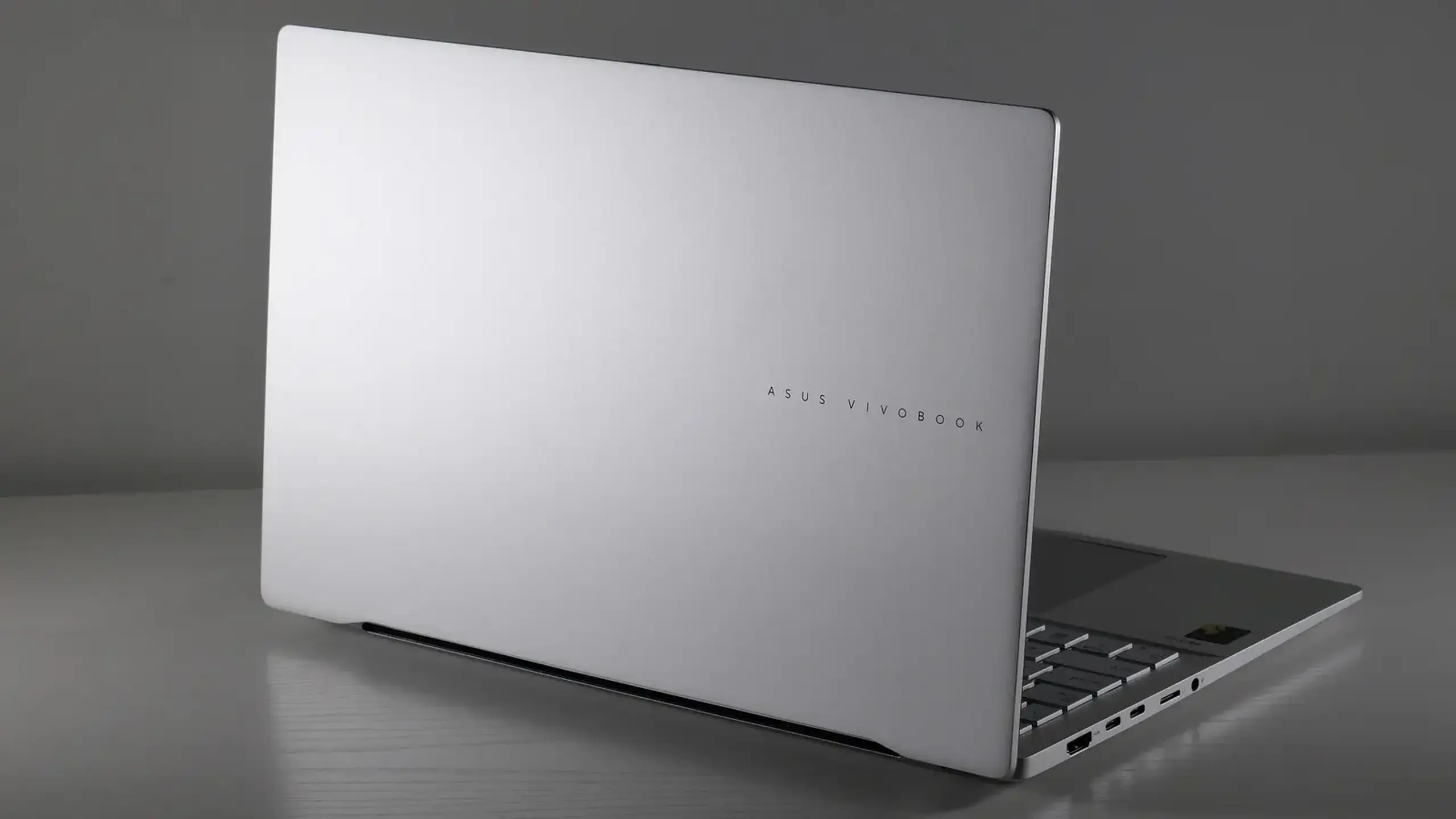 ASUS Vivobook S 15 | Snapdragon X Plus | 16GB RAM | 512GB SSD | 15.6″ 3K OLED 120Hz | Grade A