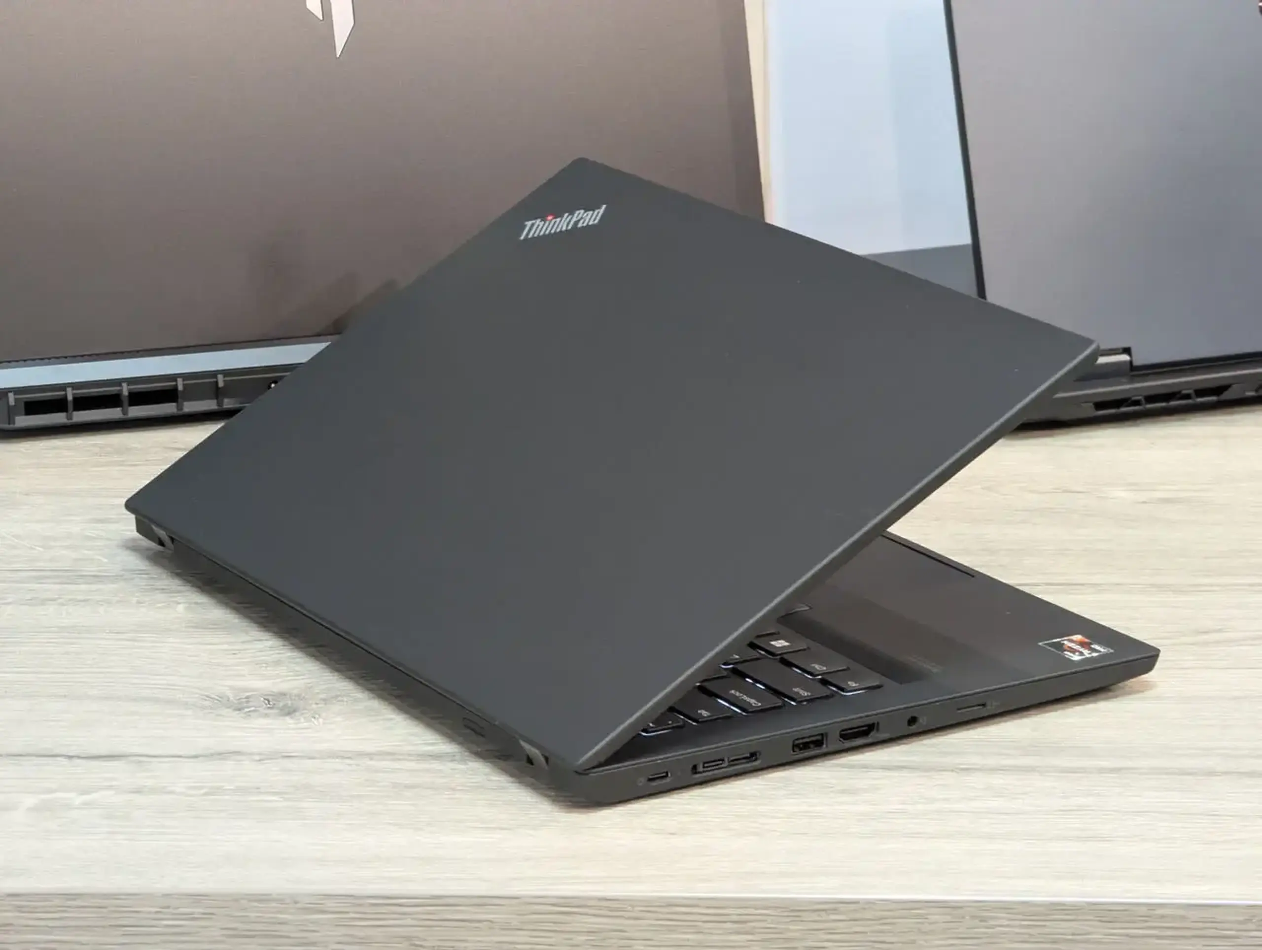 Lenovo ThinkPad T14 Gen 2 | Ryzen 5 PRO 5650U | 16GB RAM | SSD 512GB | 14″ Full HD IPS
