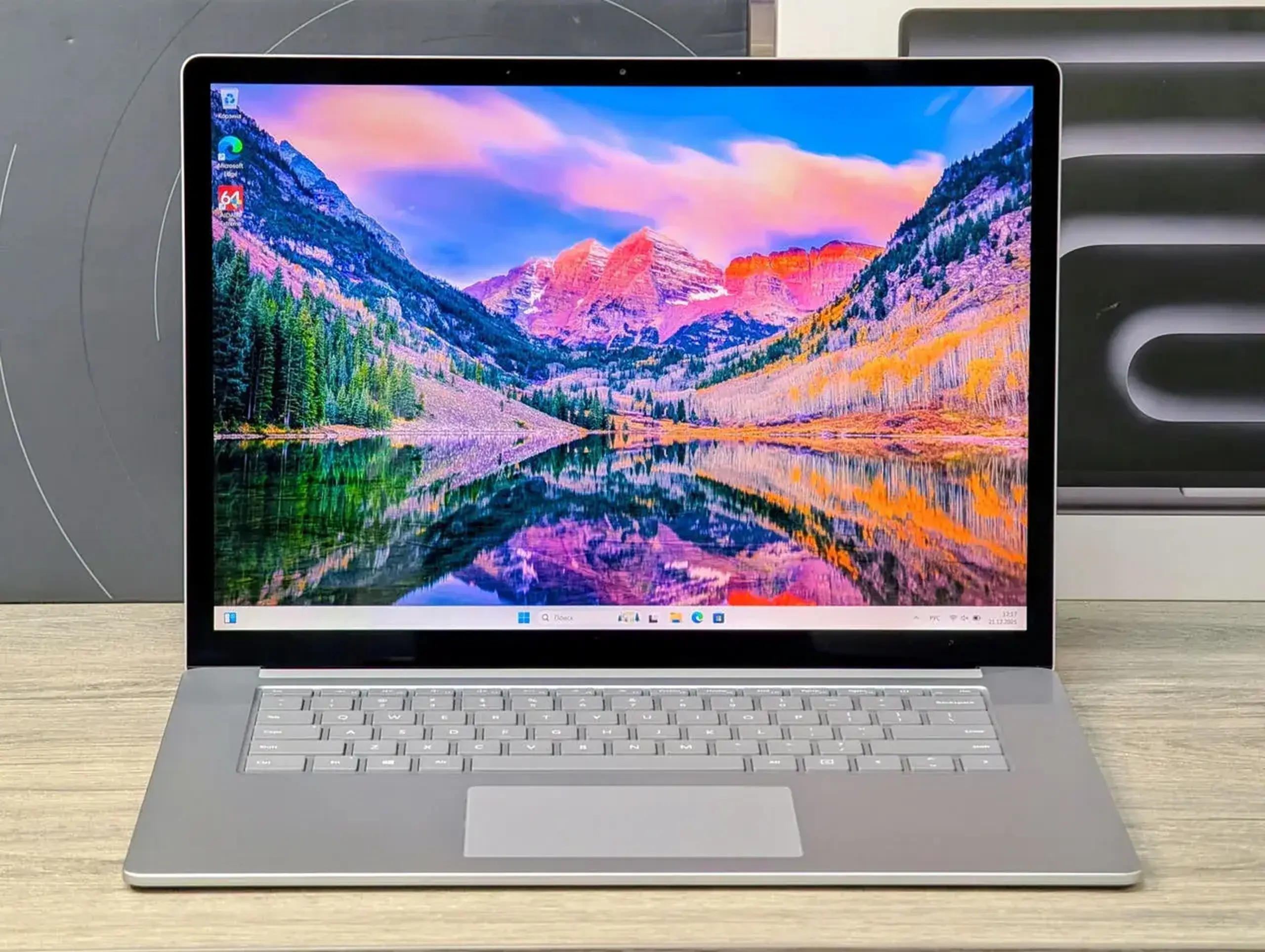 Microsoft Surface Laptop 3 | i7-1065G7 | 16GB Ram | 256GB | 15″ Touch