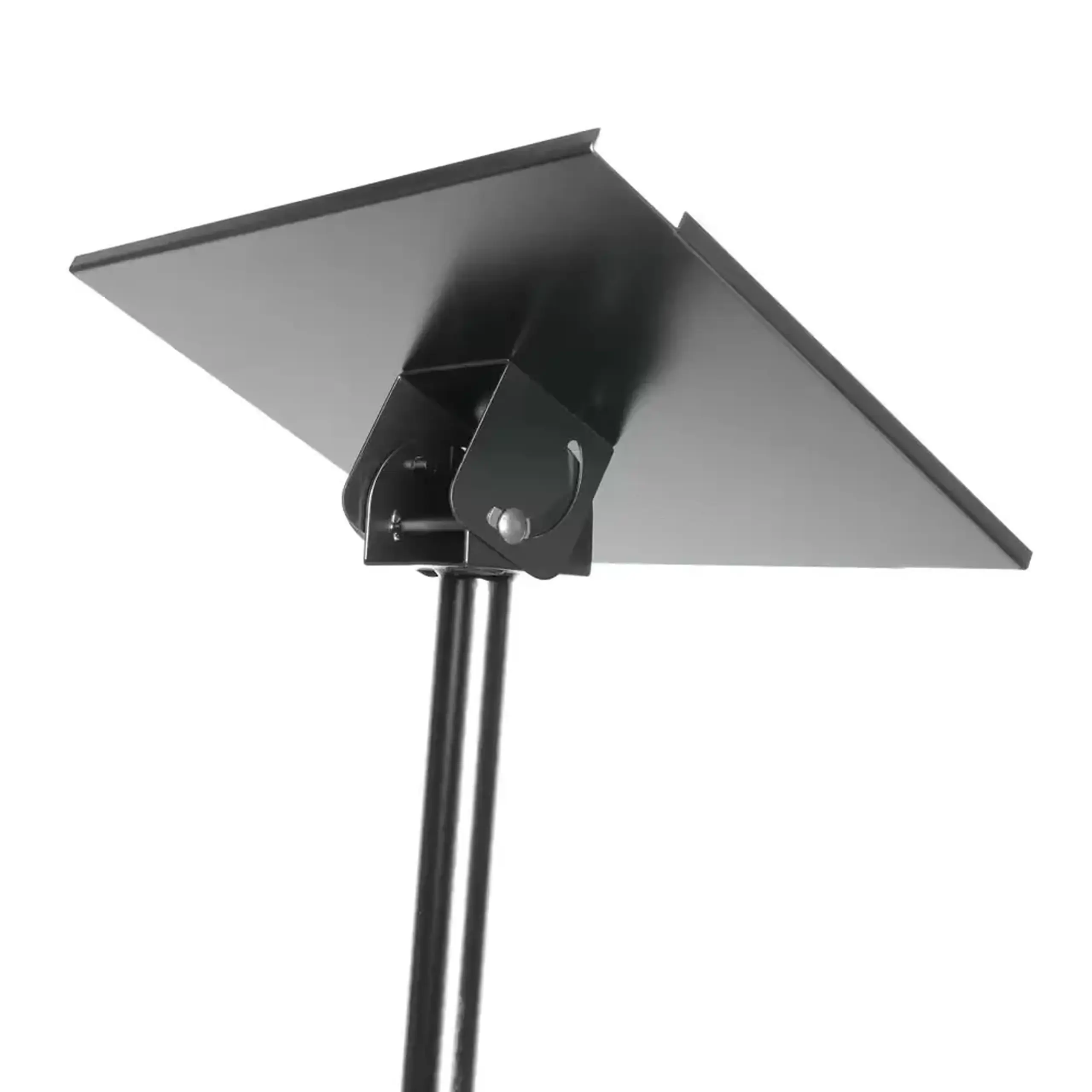 Adam Hall SLT 003