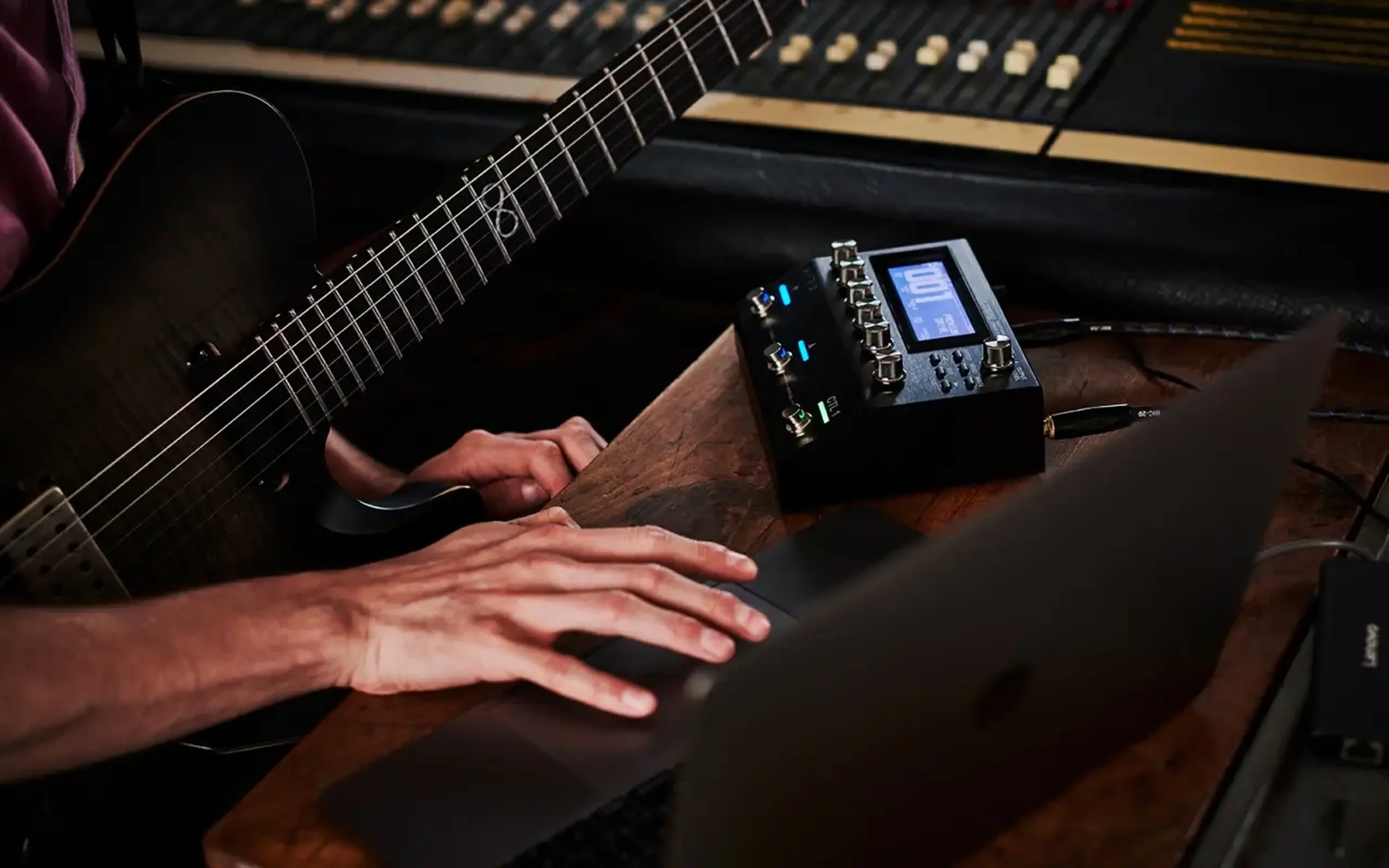 BOSS GT-1000Core
