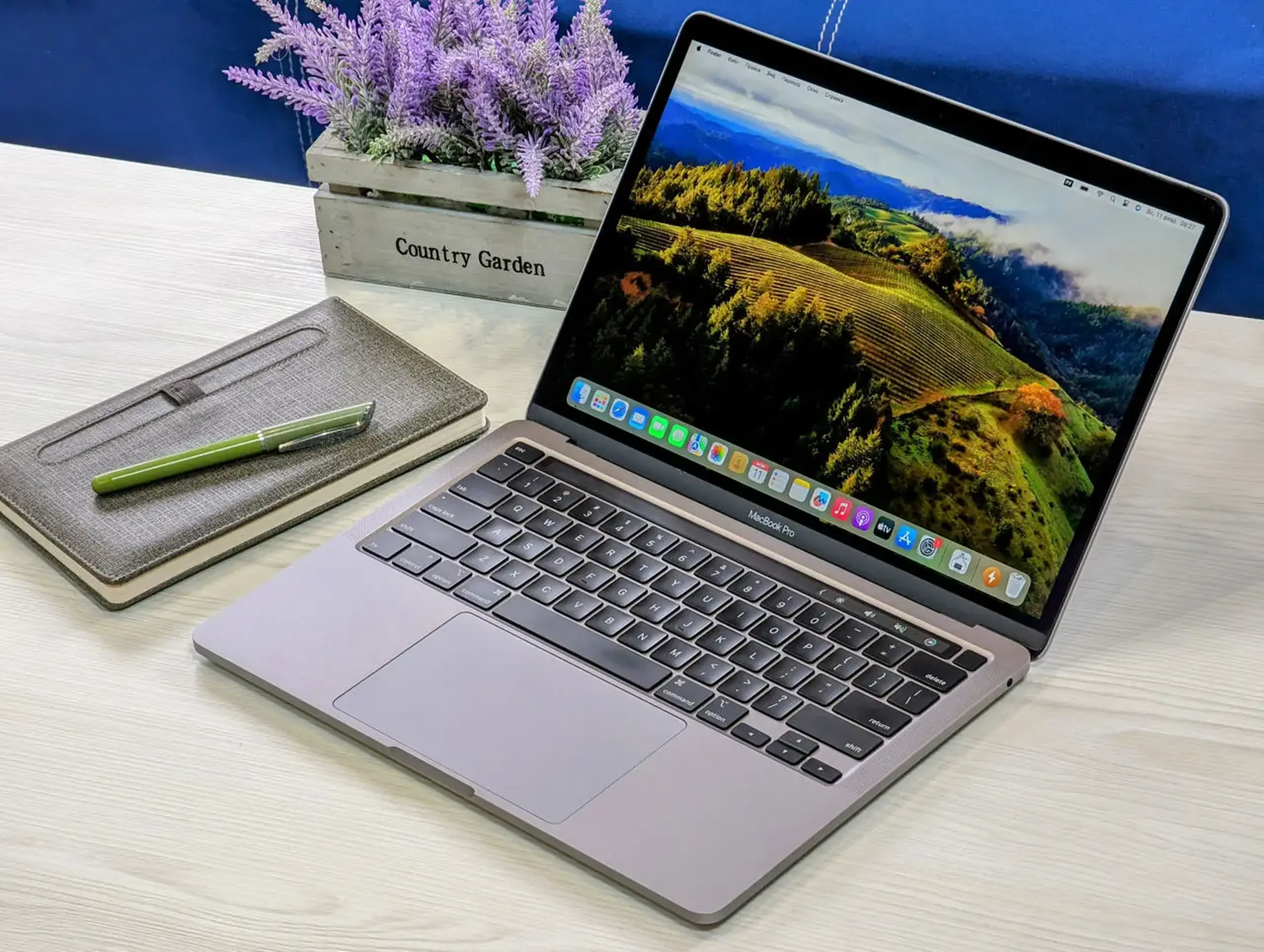 Apple MacBook Pro 13 (2020) | Core i7 2.3GHz | 32GB | SSD 512GB | 13.3″ Retina | Grade A